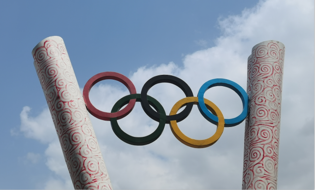 山东体育学院济南校本部奥运五环标志